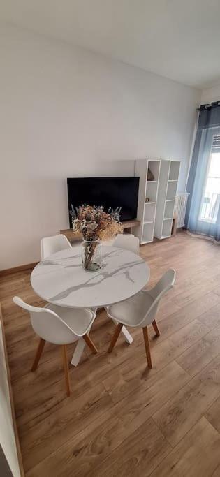 Faby & Fra Apartments Livorno Bagian luar foto