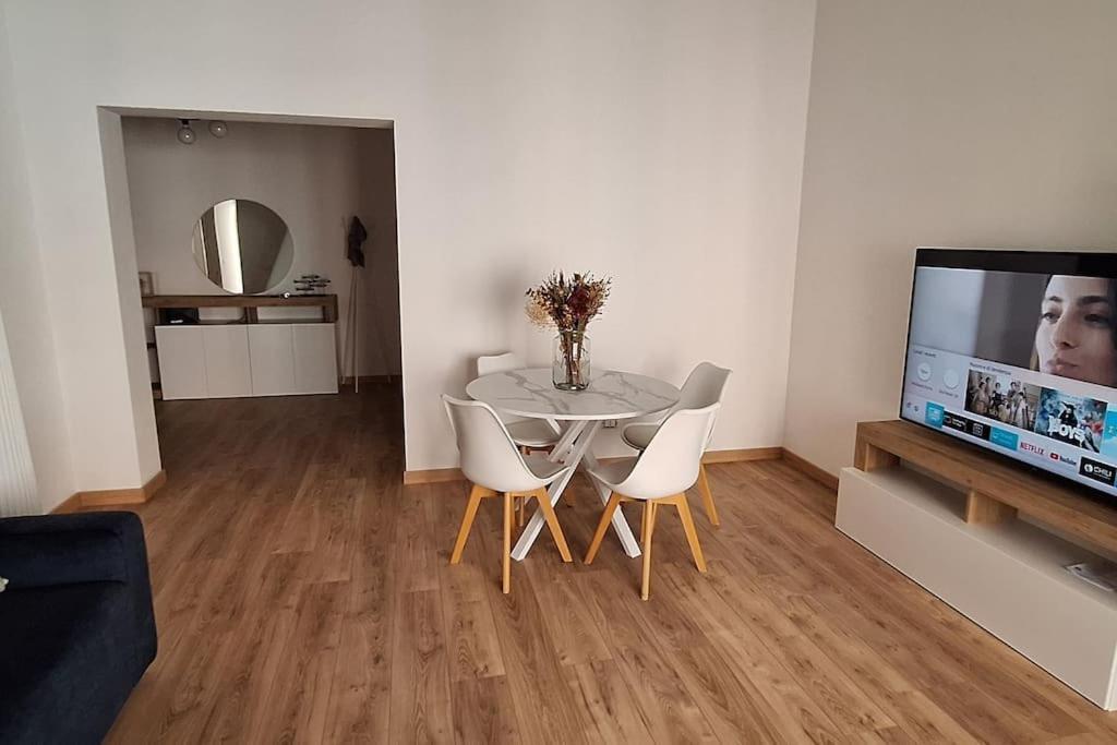 Faby & Fra Apartments Livorno Bagian luar foto